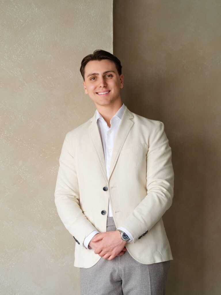 Real estate broker westmont